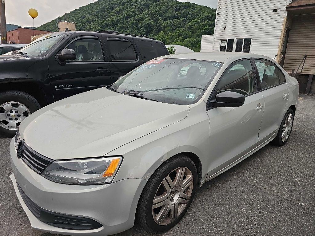 Volkswagen Jetta S 2011