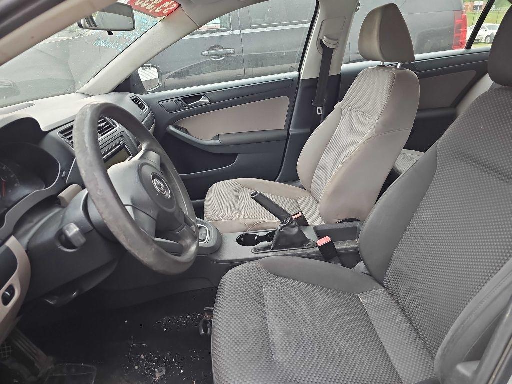 Volkswagen Jetta S 2011