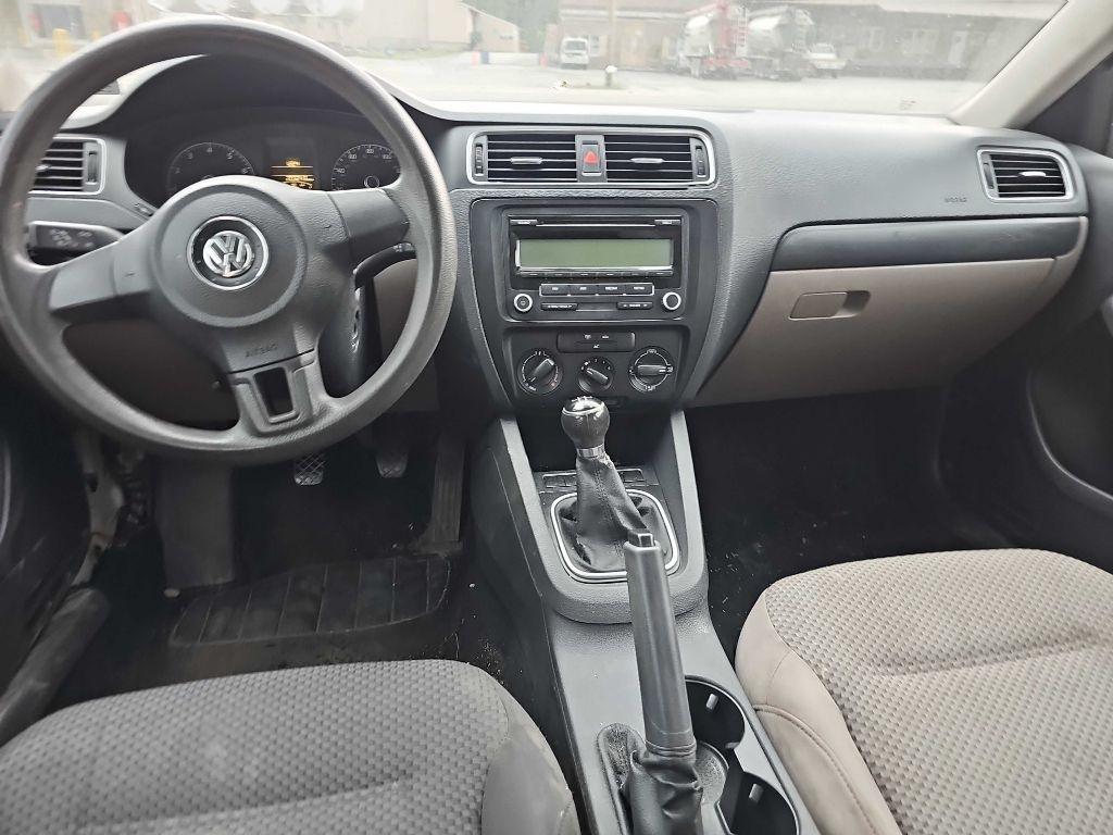 Volkswagen Jetta S 2011