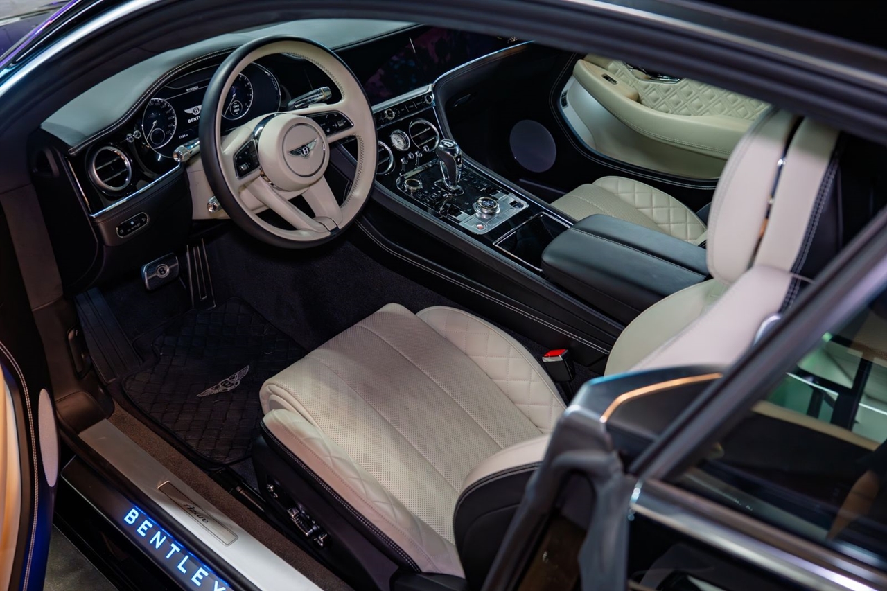 Bentley Continental GT V8 Coupe 2023 Bentley Continental GT V8 Coupe 2023