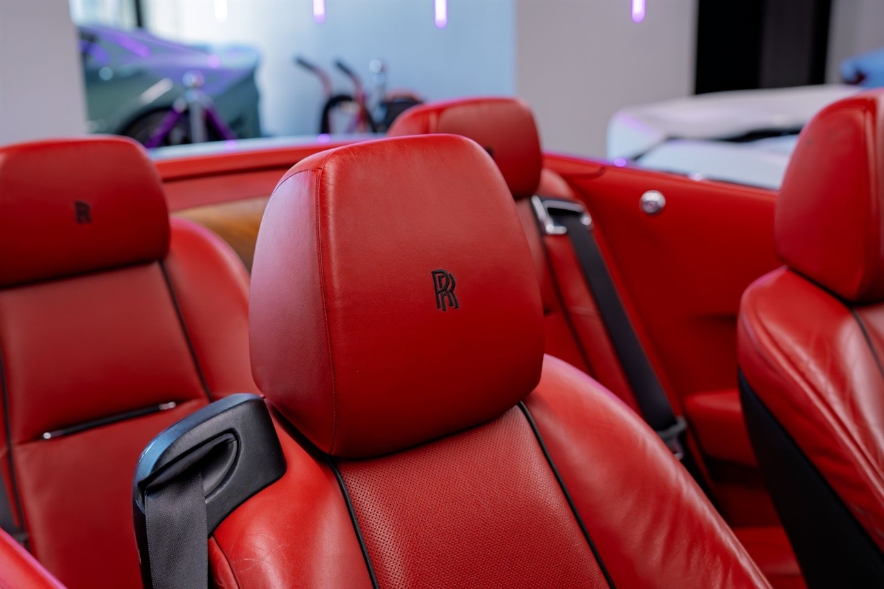 Rolls-Royce Dawn Base 2016 Rolls-Royce Dawn Base 2016