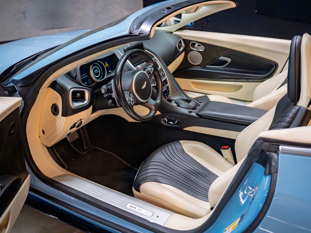 Aston Martin DB11 Volante 2019 Aston Martin DB11 Volante 2019