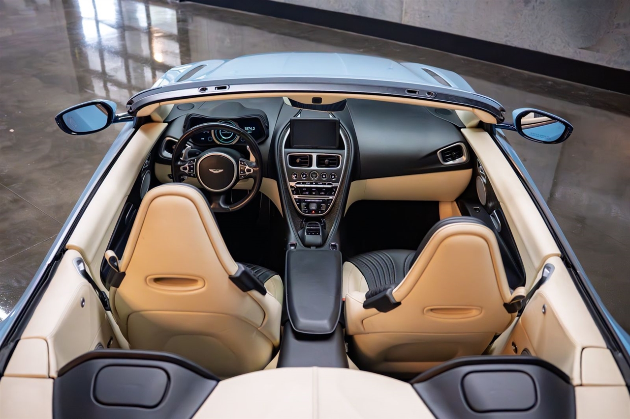 Aston Martin DB11 Volante 2019 Aston Martin DB11 Volante 2019