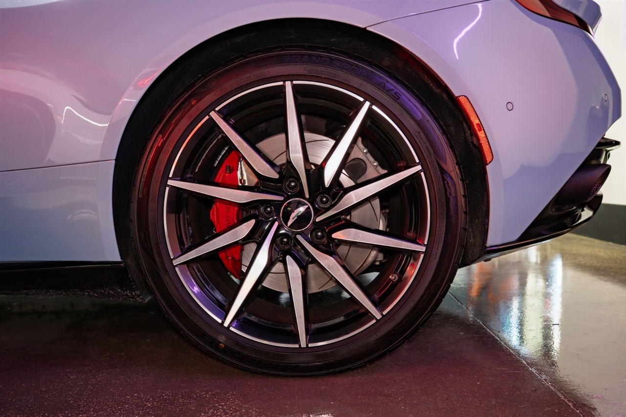 Aston Martin DB11 Volante 2019 Aston Martin DB11 Volante 2019