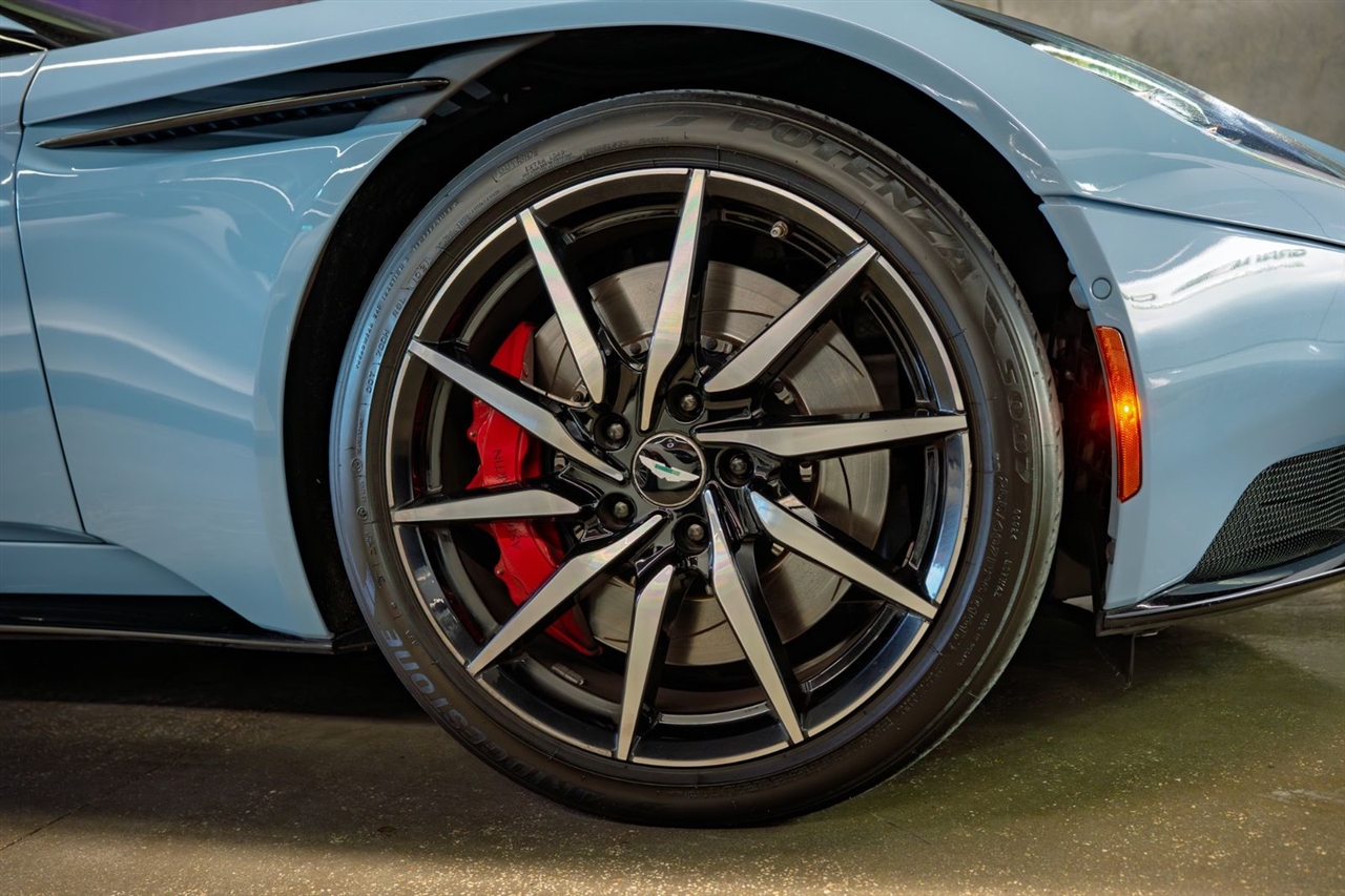 Aston Martin DB11 Volante 2019 Aston Martin DB11 Volante 2019