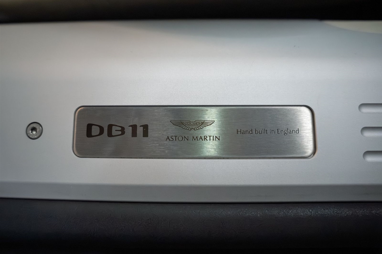 Aston Martin DB11 Volante 2019 Aston Martin DB11 Volante 2019