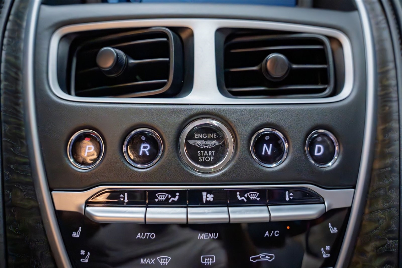 Aston Martin DB11 Volante 2019 Aston Martin DB11 Volante 2019