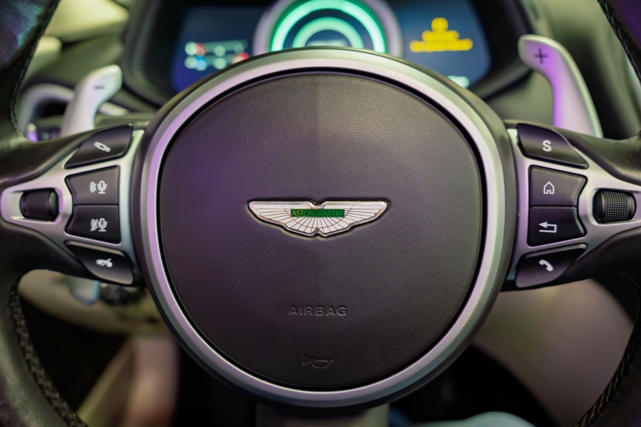 Aston Martin DB11 Volante 2019 Aston Martin DB11 Volante 2019