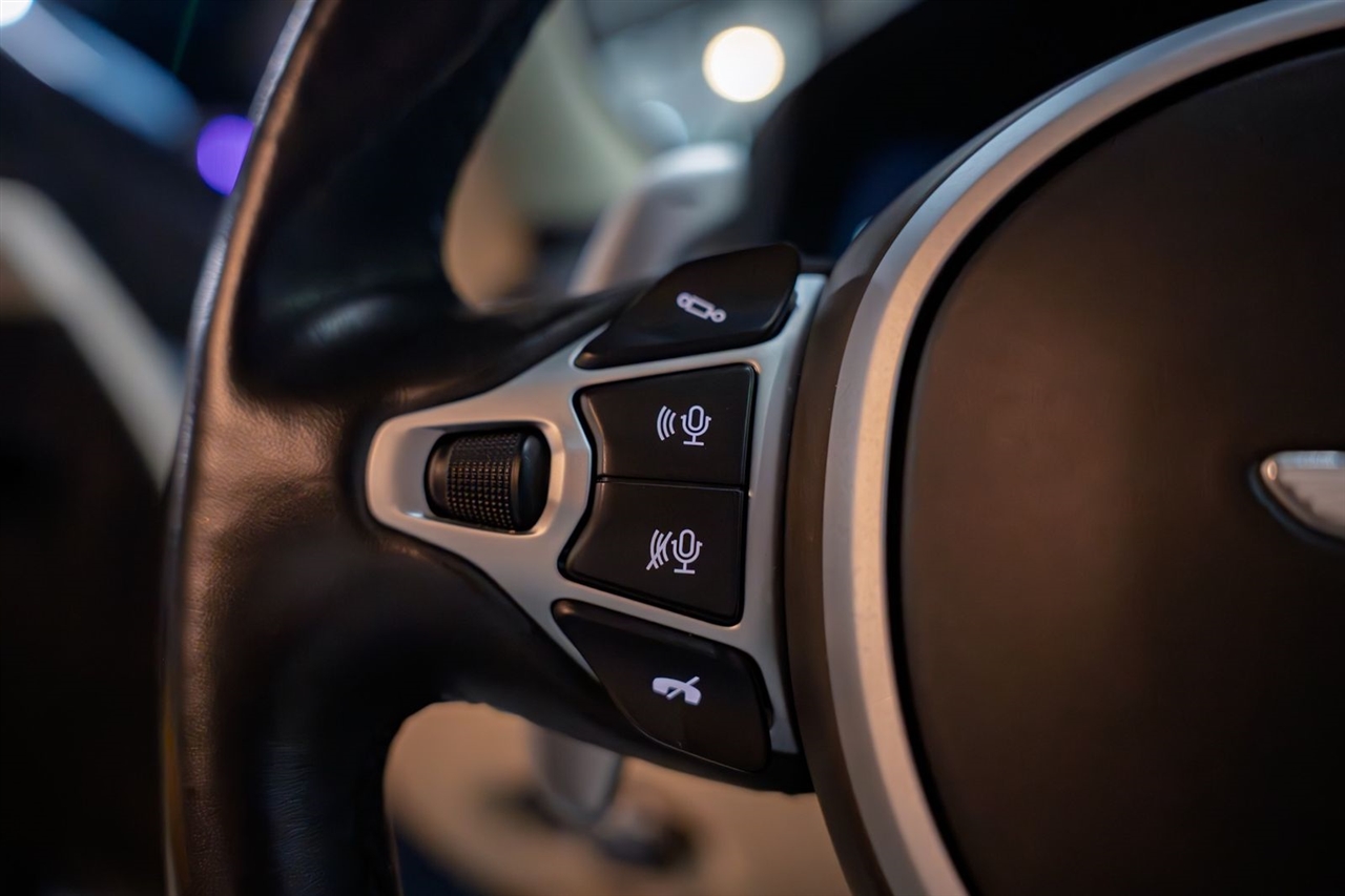 Aston Martin DB11 Volante 2019 Aston Martin DB11 Volante 2019