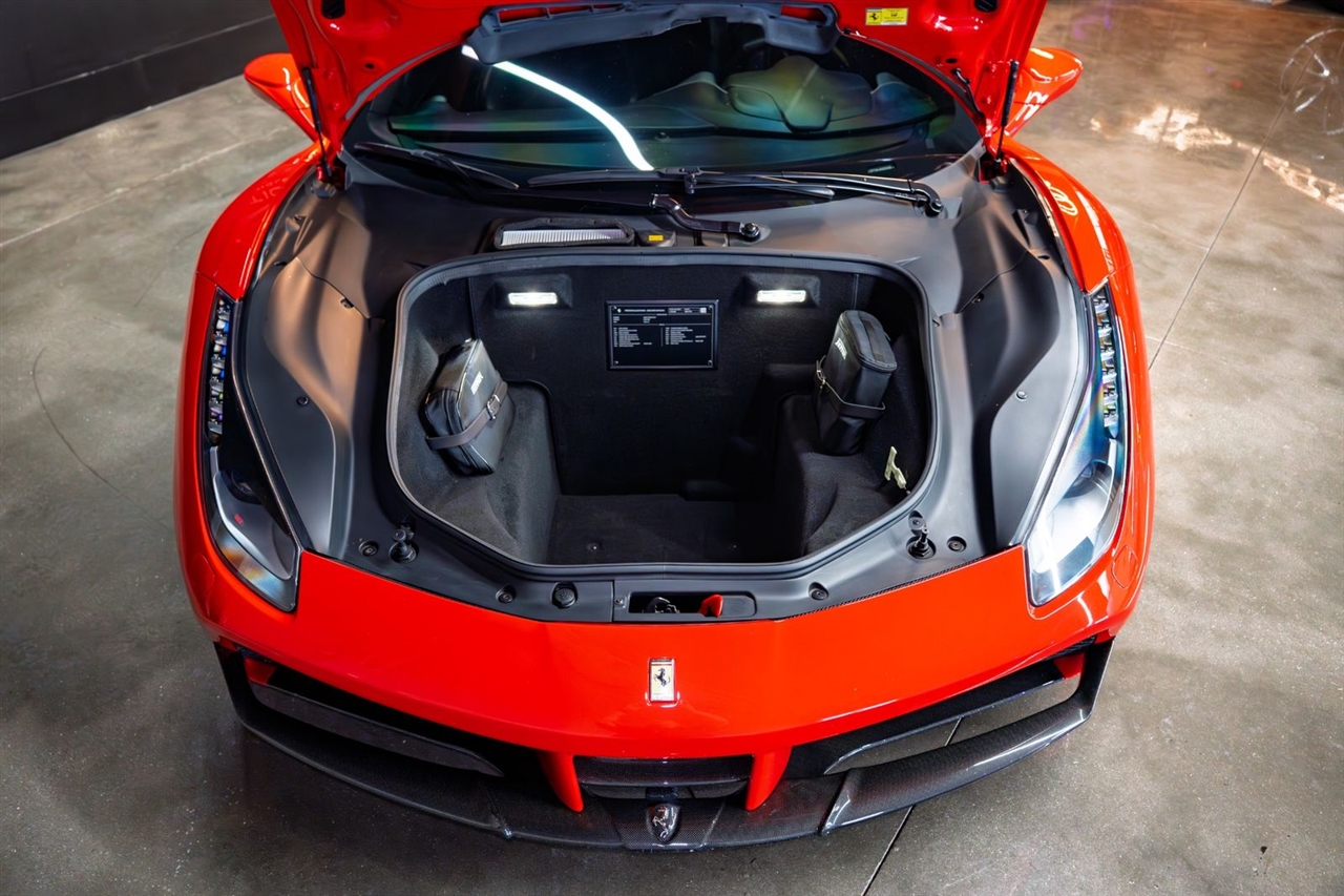 Ferrari 488 GTB Coupe 2018 Ferrari 488 GTB Coupe 2018