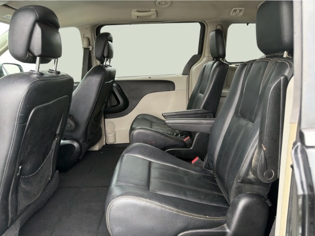 Chrysler Town & Country Touring 2016