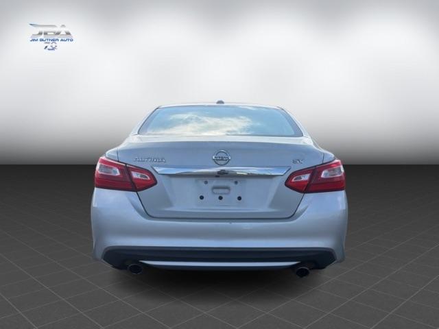 Nissan Altima 2.5 SV 2017