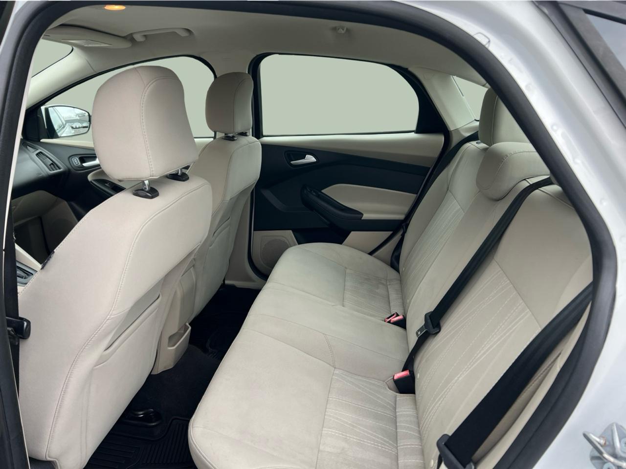 Ford Focus SE Sedan 2015