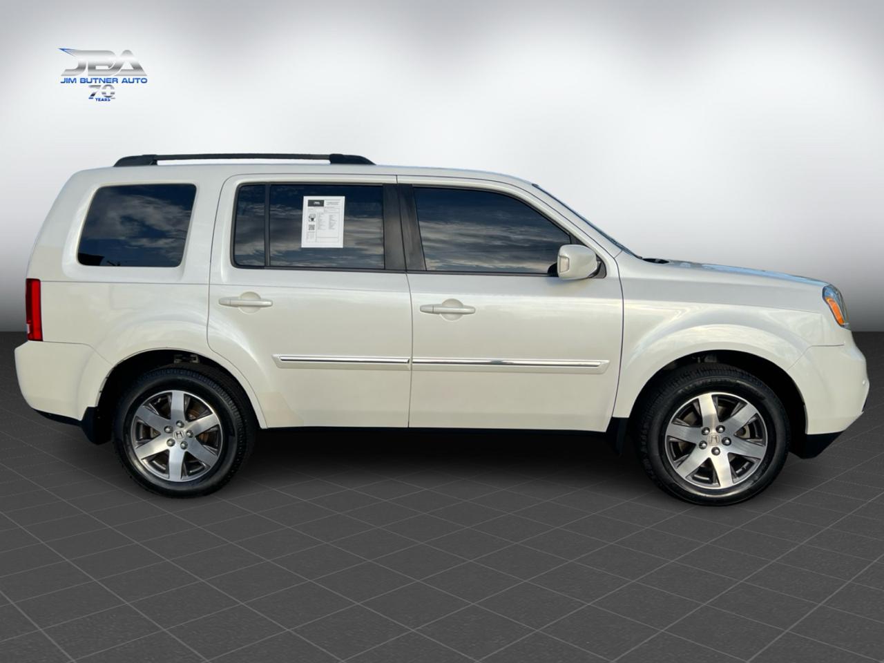 Honda Pilot Touring 2WD 5-Spd AT with DVD 2012