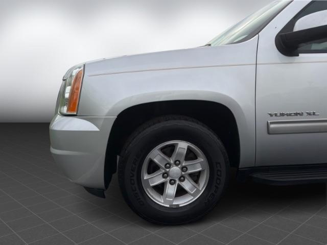 GMC Yukon XL SLT 1/2 Ton 2WD 2014