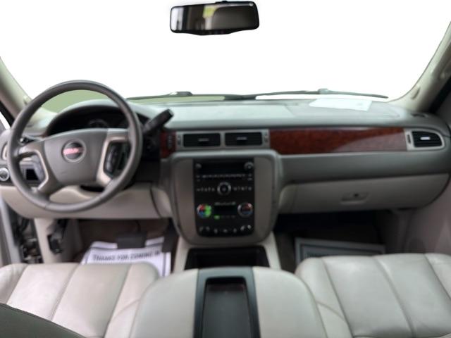 GMC Yukon XL SLT 1/2 Ton 2WD 2014