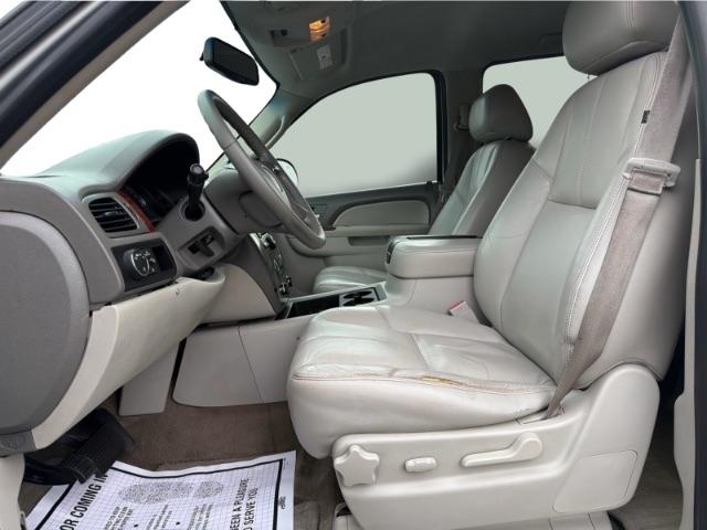 GMC Yukon XL SLT 1/2 Ton 2WD 2014