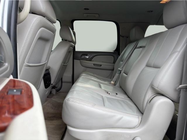 GMC Yukon XL SLT 1/2 Ton 2WD 2014