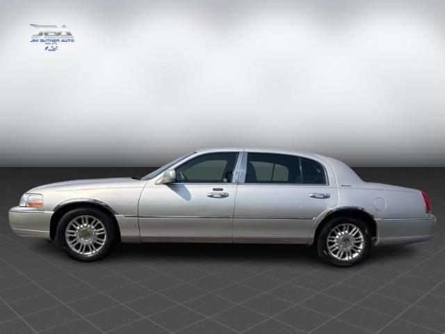 Lincoln Town Car Signature L 2011