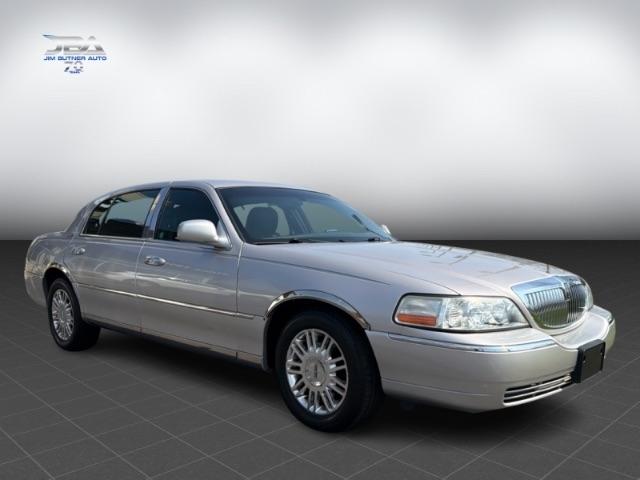 Lincoln Town Car Signature L 2011