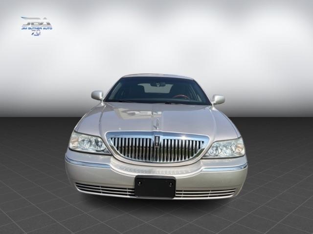 Lincoln Town Car Signature L 2011