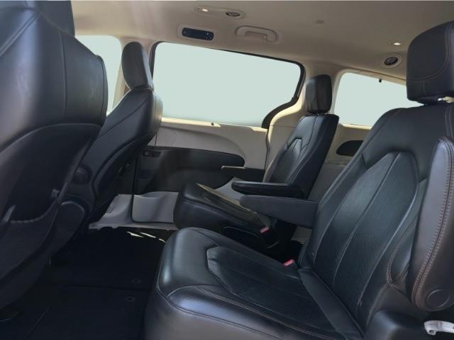 Chrysler Town & Country Touring-L 2015