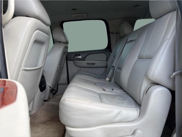 GMC Yukon XL SLT 1/2 Ton 2WD 2014