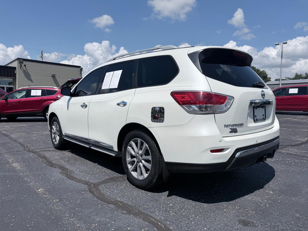 Nissan Pathfinder SL 2WD 2015