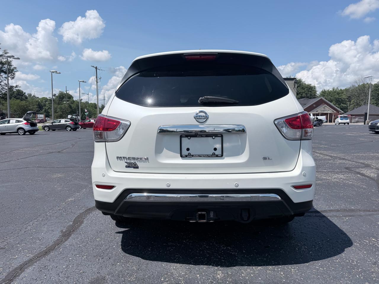 Nissan Pathfinder SL 2WD 2015