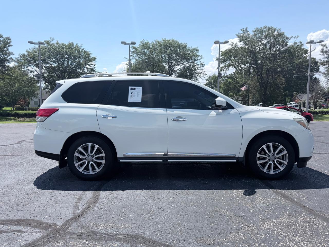 Nissan Pathfinder SL 2WD 2015