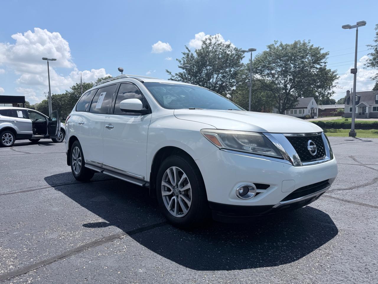 Nissan Pathfinder SL 2WD 2015