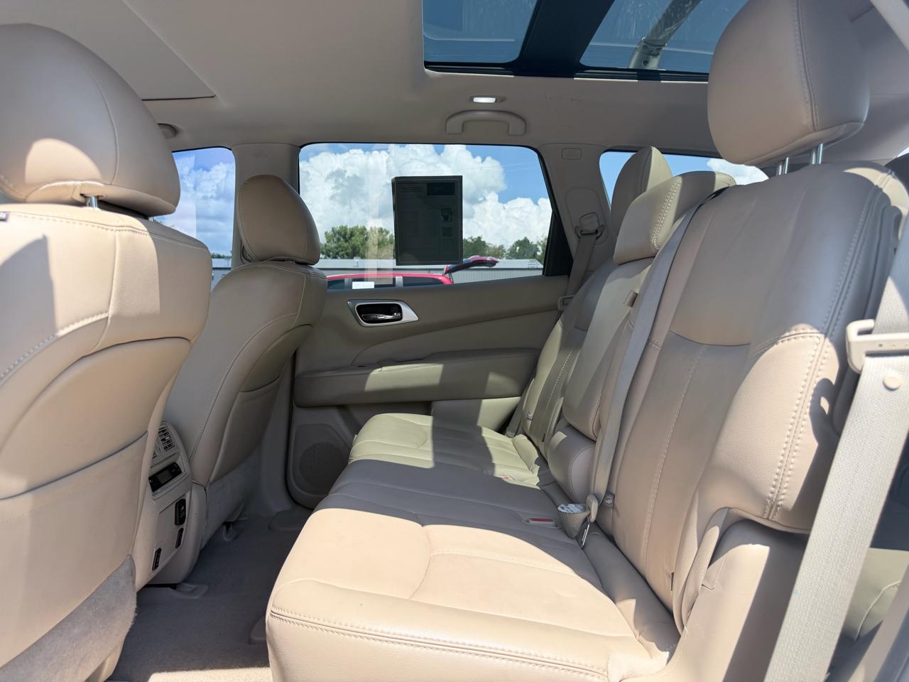 Nissan Pathfinder SL 2WD 2015