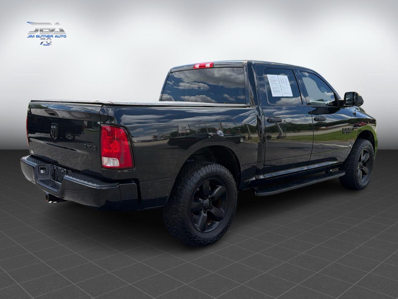 RAM 1500 Tradesman Crew Cab SWB 4WD 2018