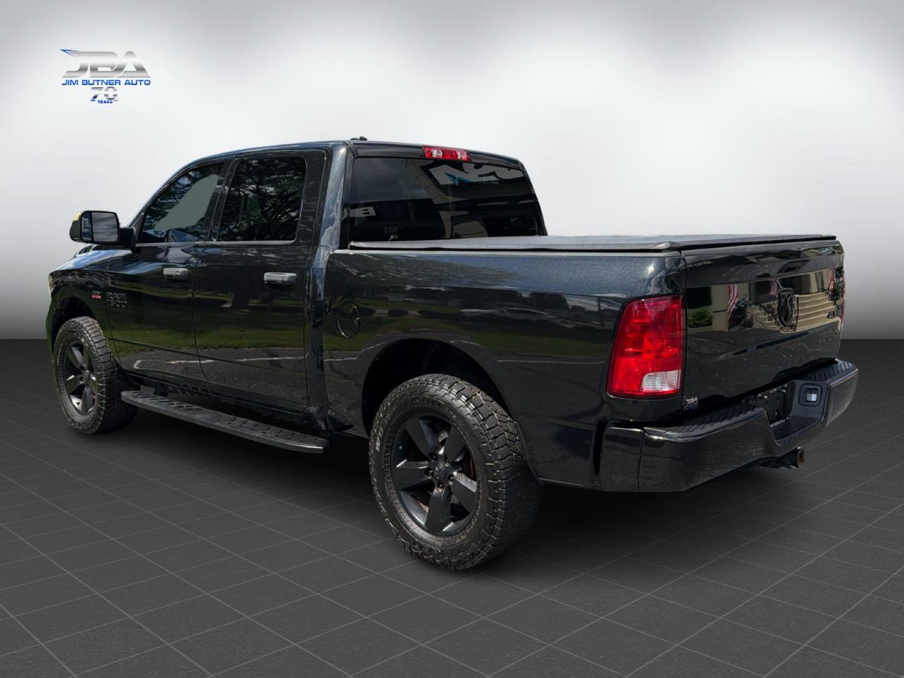 RAM 1500 Tradesman Crew Cab SWB 4WD 2018