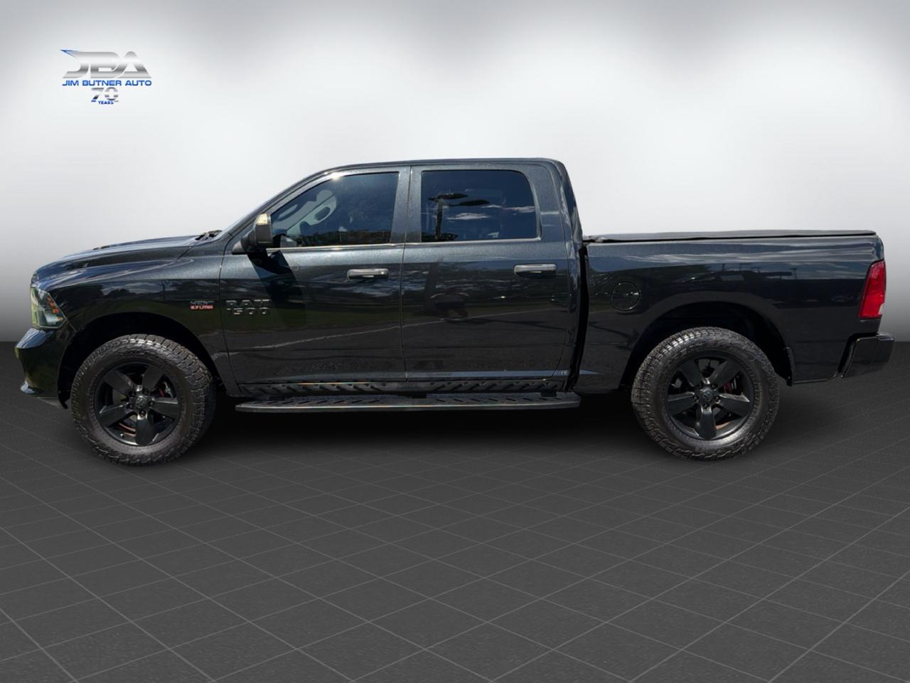 RAM 1500 Tradesman Crew Cab SWB 4WD 2018