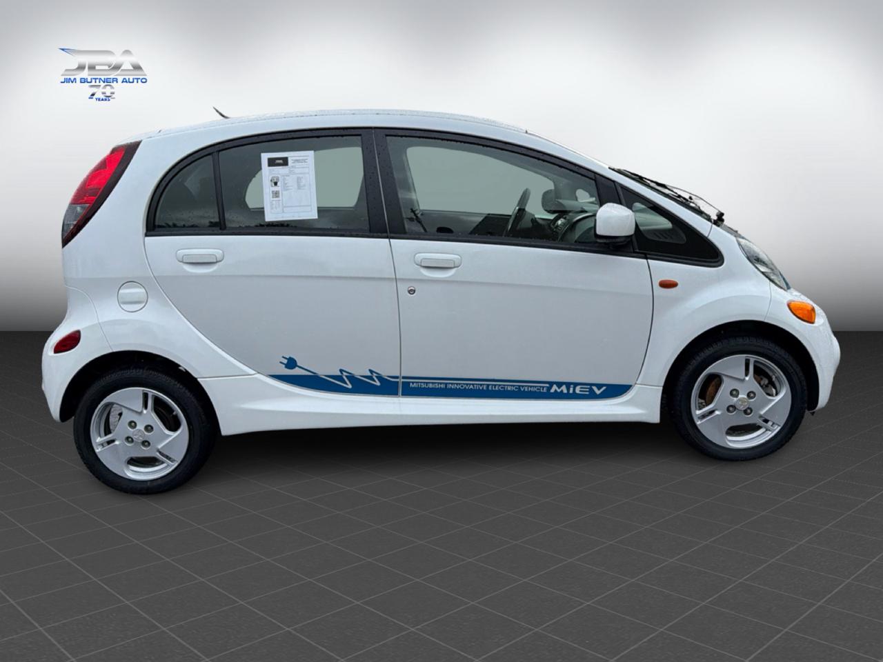 Mitsubishi I-MiEV SE 2012