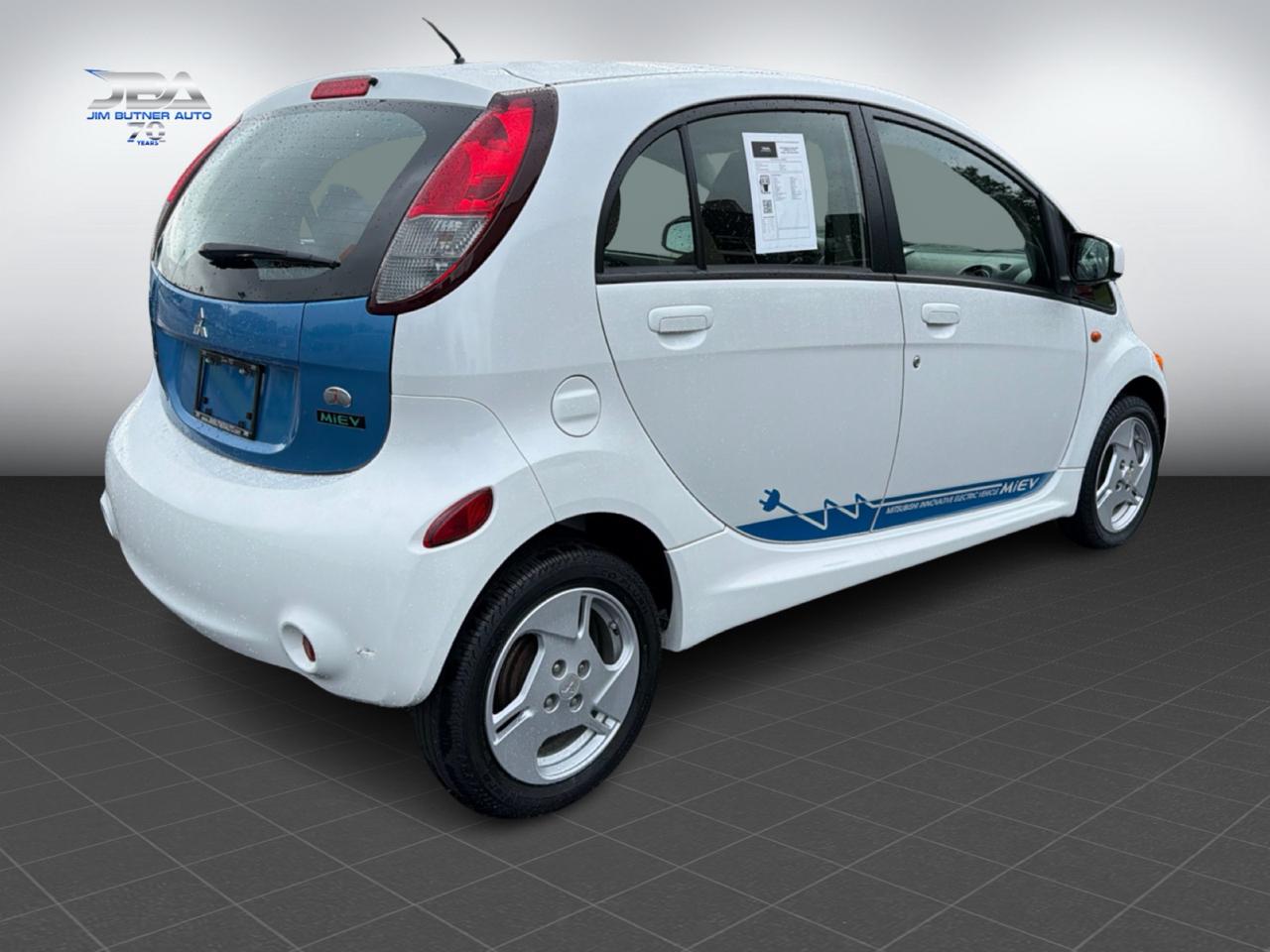 Mitsubishi I-MiEV SE 2012