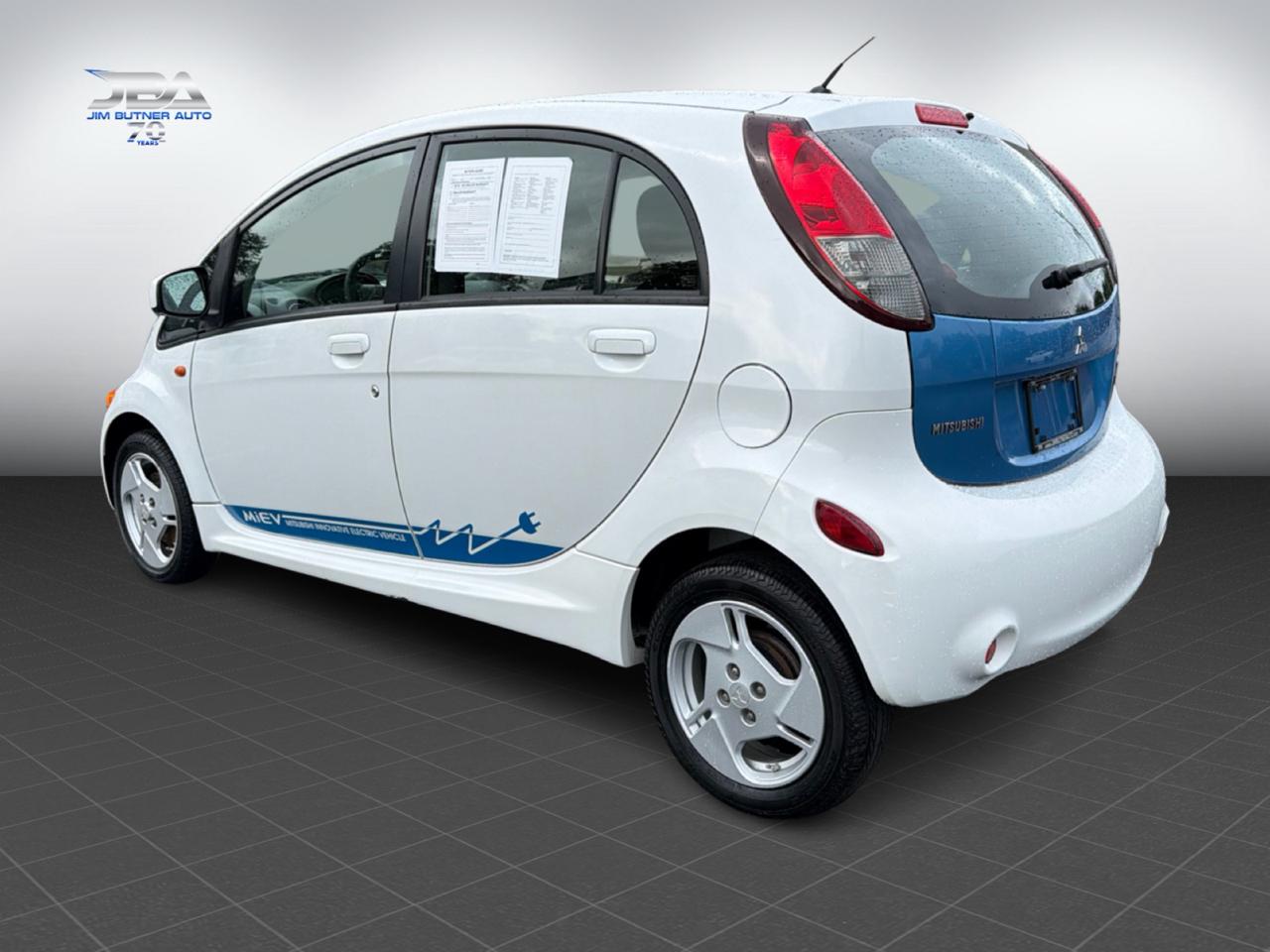 Mitsubishi I-MiEV SE 2012
