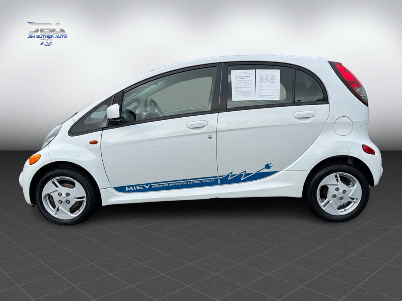 Mitsubishi I-MiEV SE 2012