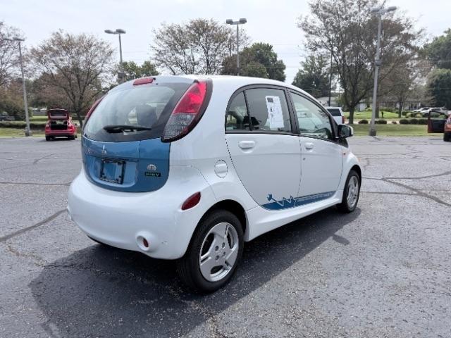 Mitsubishi I-MiEV SE 2012