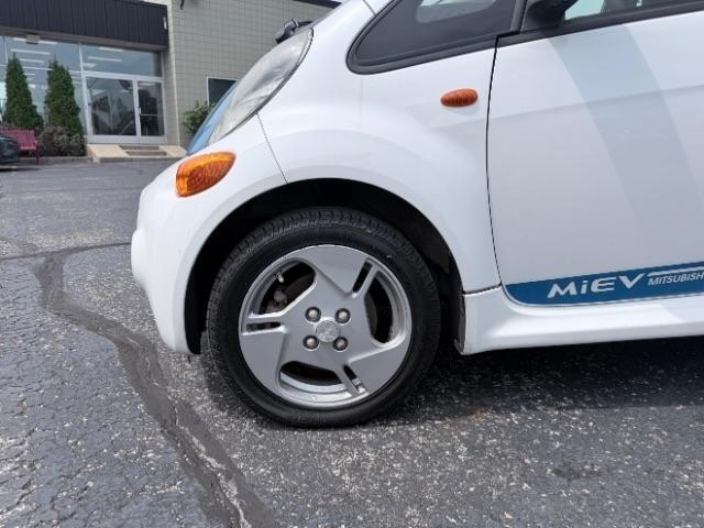 Mitsubishi I-MiEV SE 2012