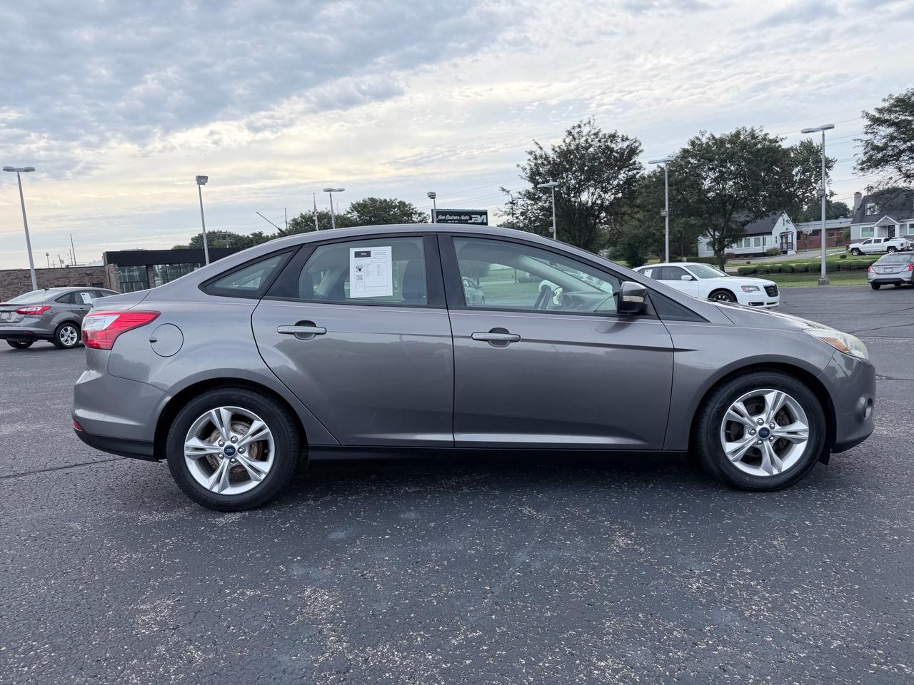 Ford Focus SE Sedan 2014