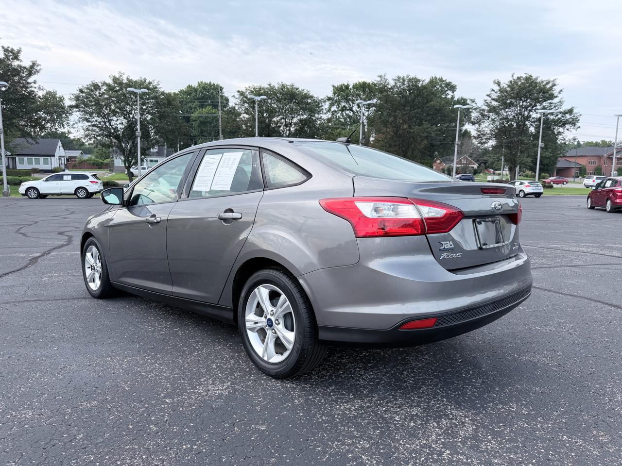Ford Focus SE Sedan 2013