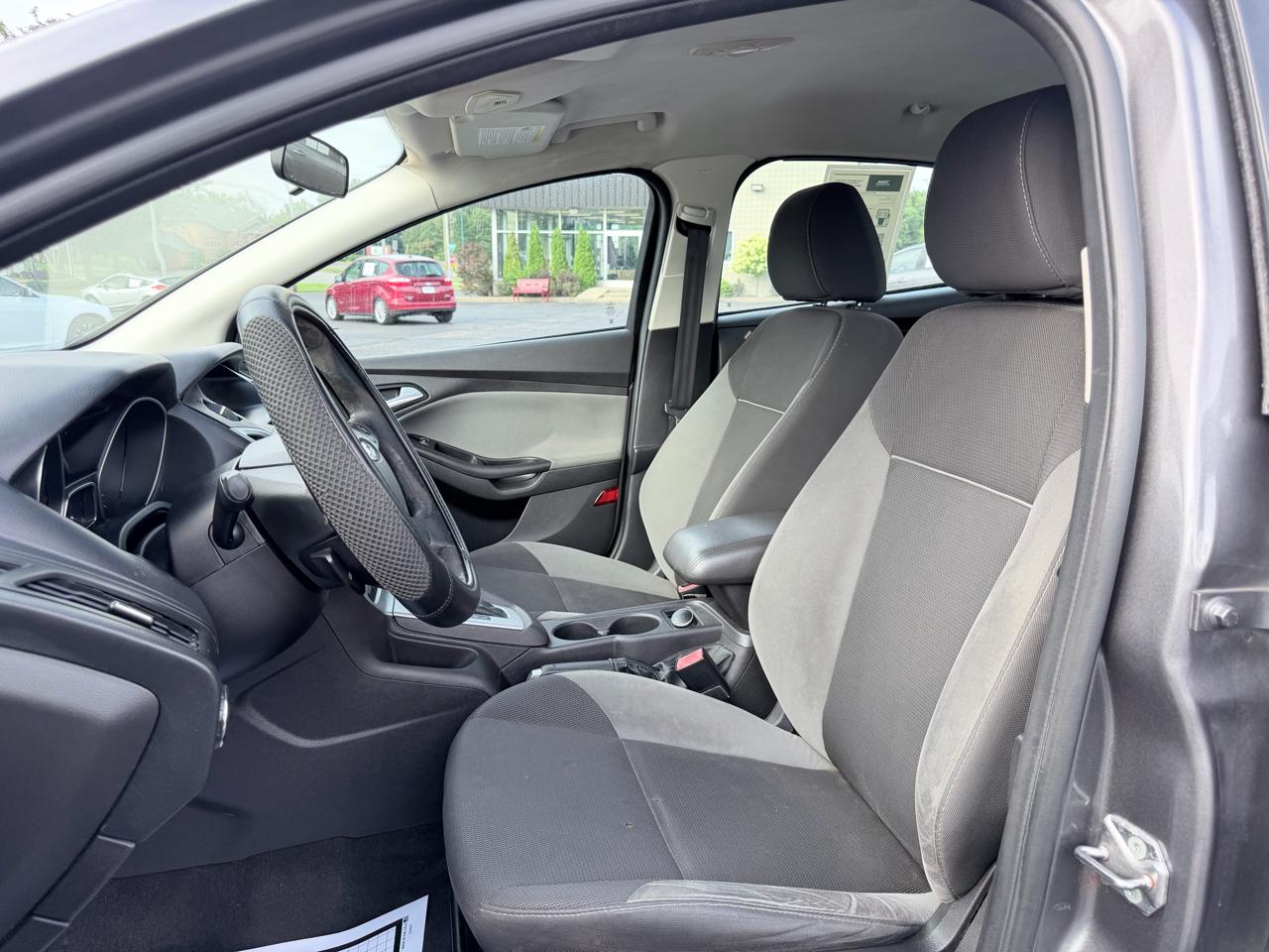 Ford Focus SE Sedan 2013