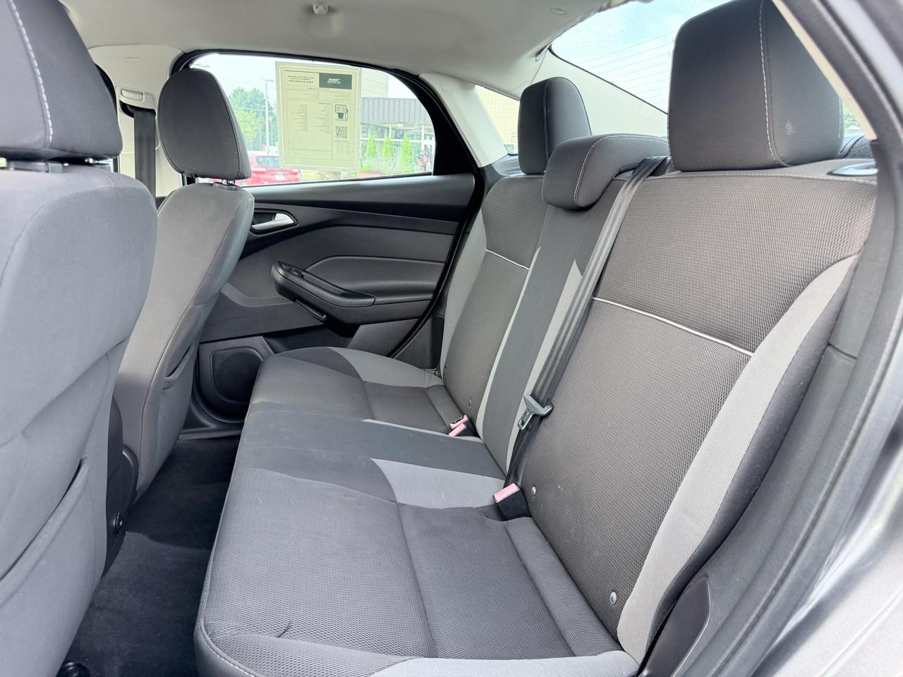 Ford Focus SE Sedan 2013