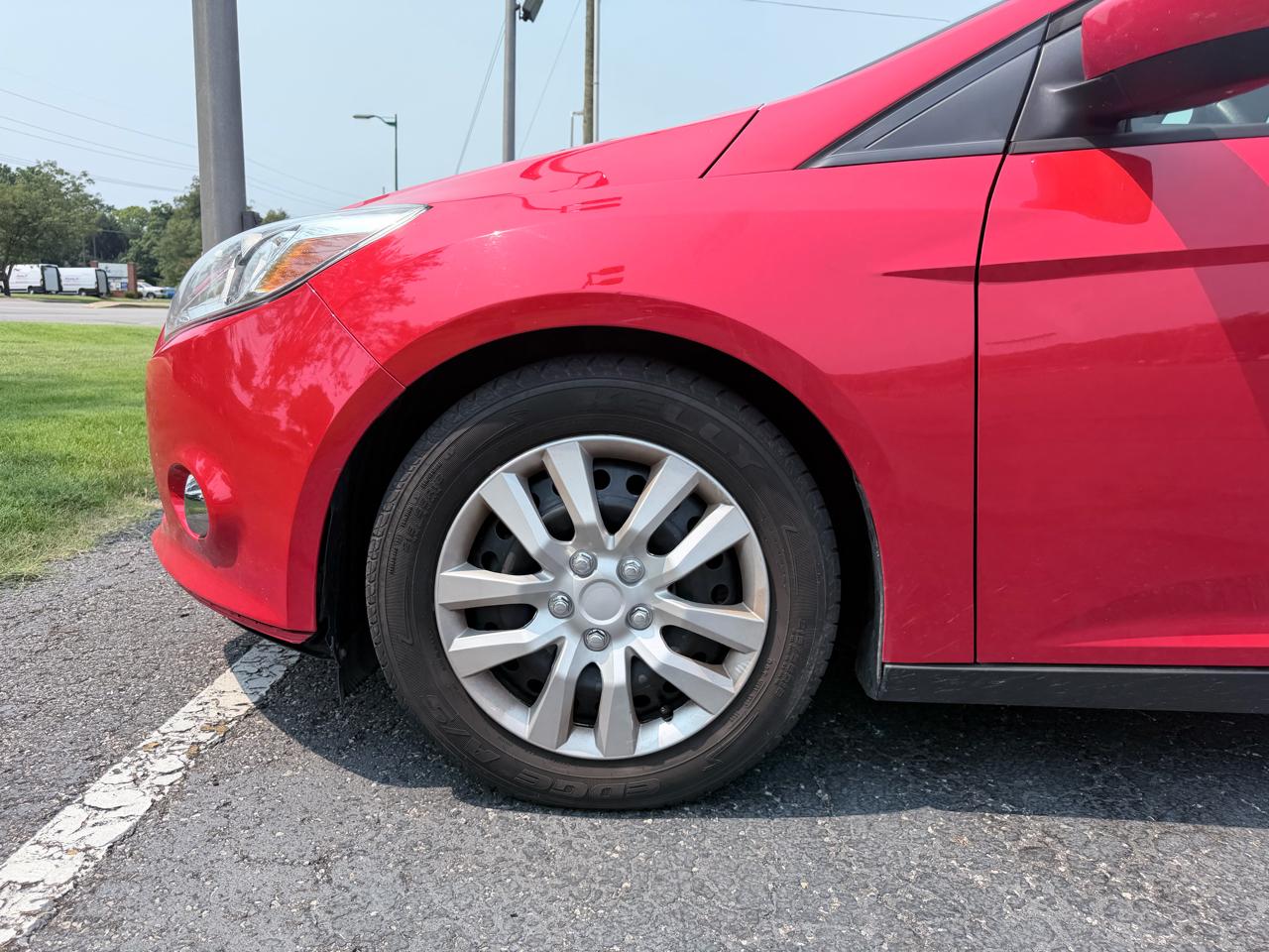 Ford Focus SE 2012