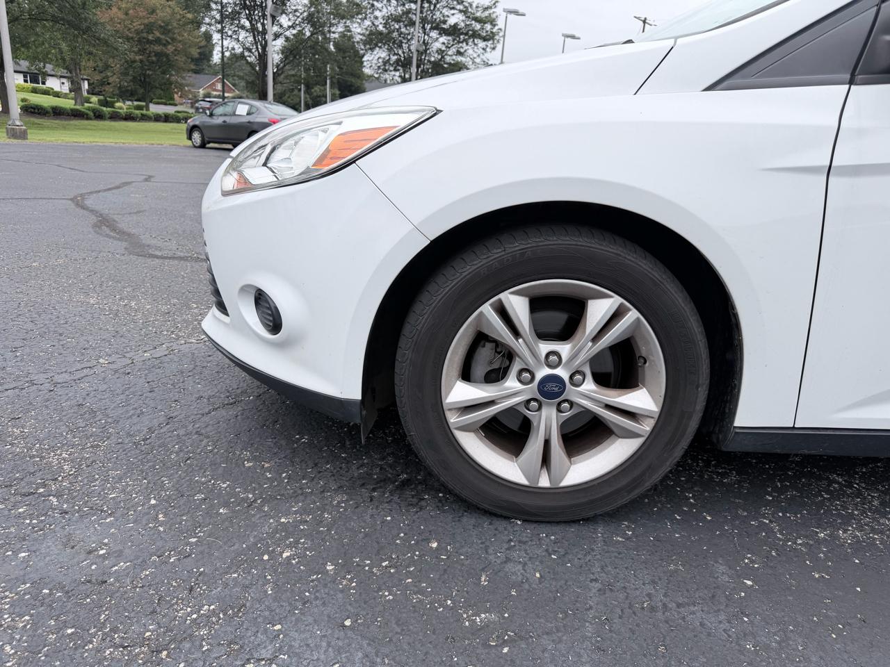 Ford Focus SE Sedan 2013