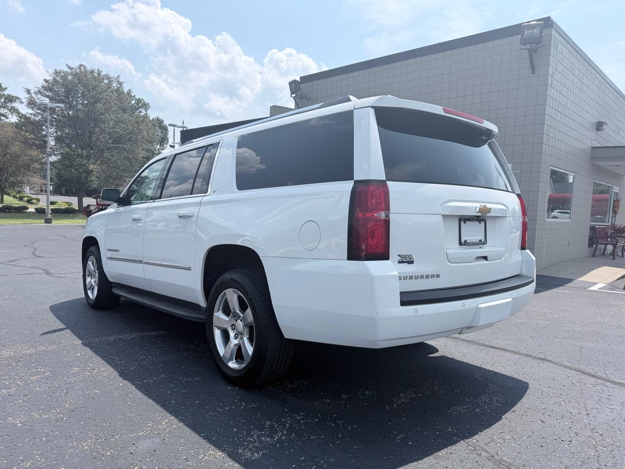 Chevrolet Suburban LT 4WD 2015