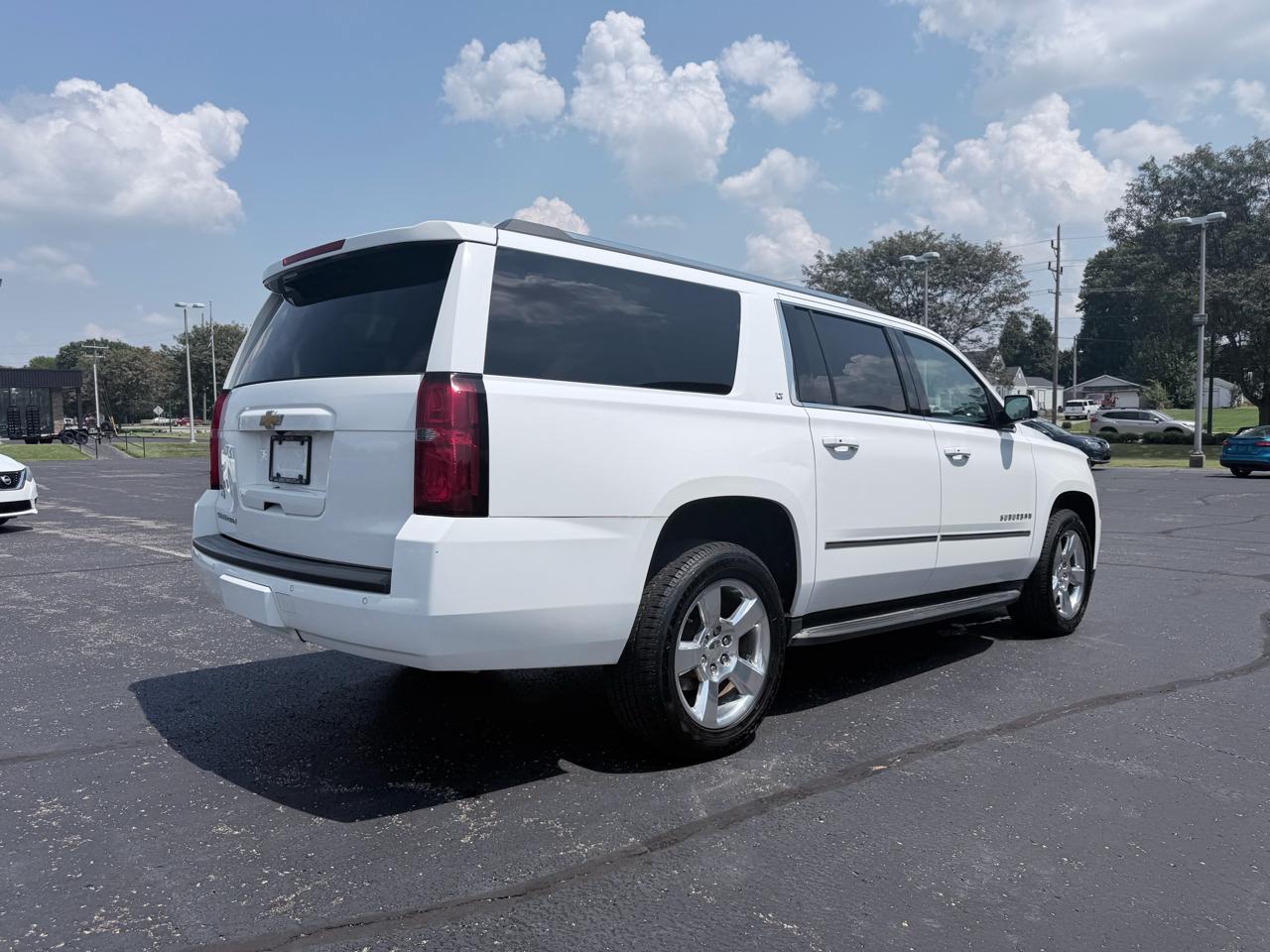 Chevrolet Suburban LT 4WD 2015