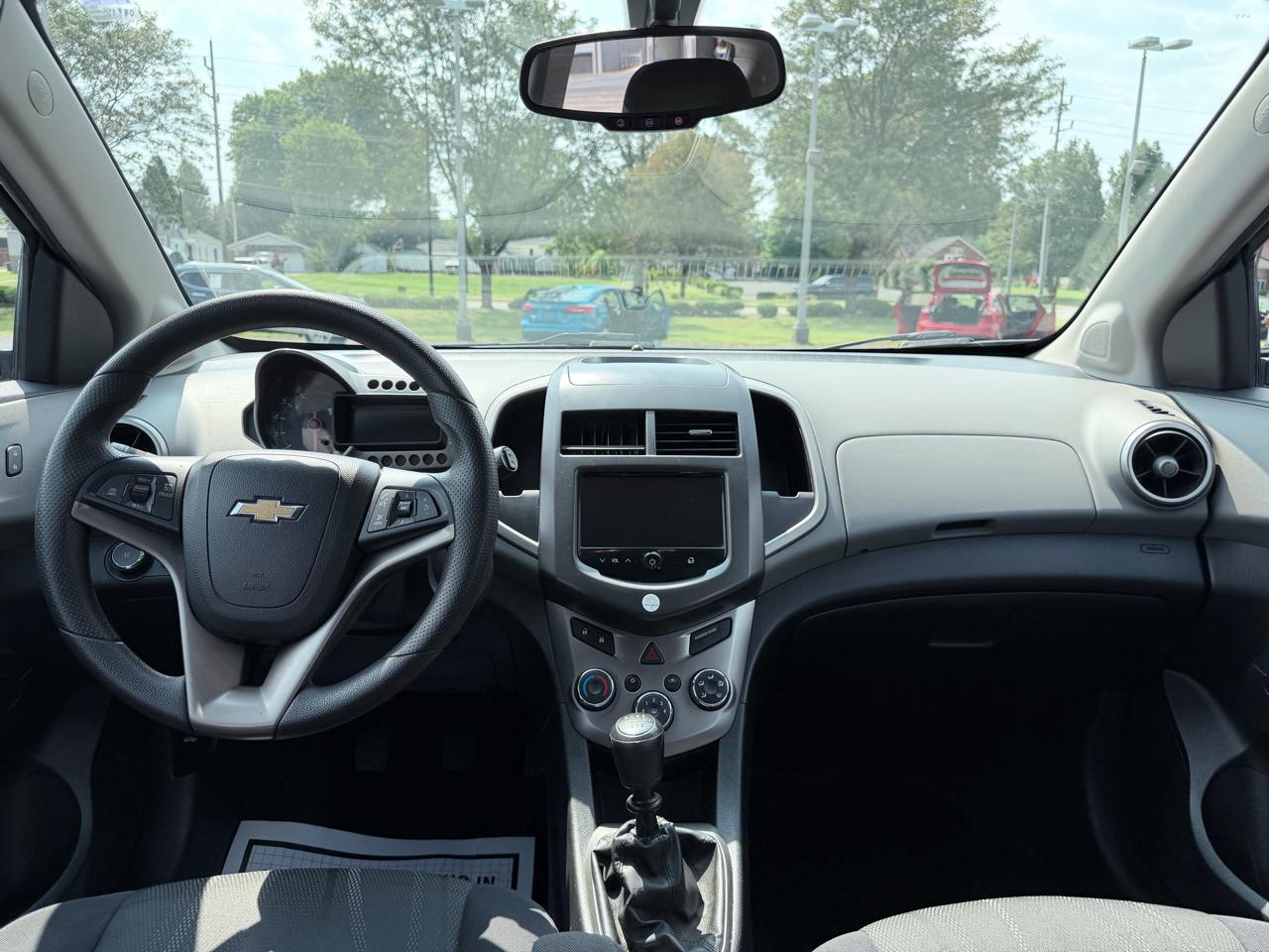 Chevrolet Sonic LT Manual 5-Door 2014